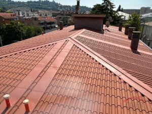 Rifacimento tetto condominio, Civer Coperture tetti Verona, pannelli sandwich