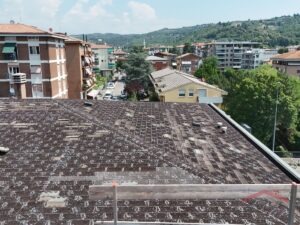 Rifacimento tetto condominio, Civer Coperture tetti Verona, pannelli sandwich