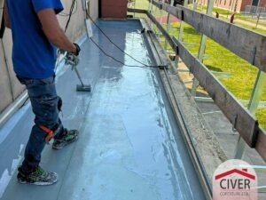 Scopri il nostro recente intervento a Vicenza by Civer Coperture tetti Verona: impermeabilizzazione con resina liquida bianca senza fiamma.