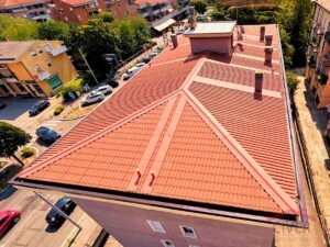 Rifacimento tetto condominio, Civer Coperture tetti Verona, pannelli sandwich